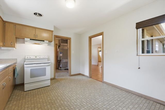 13 S School Street, Mount Prospect, IL 60056