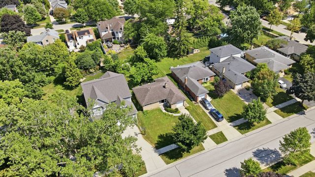 13 S School Street, Mount Prospect, IL 60056