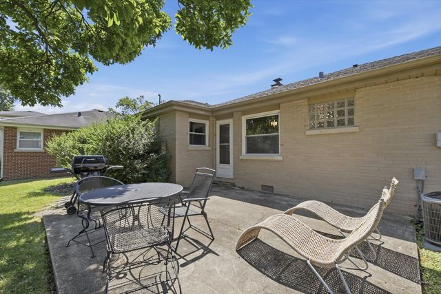 13 S School Street, Mount Prospect, IL 60056