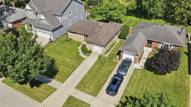 13 S School Street, Mount Prospect, IL 60056