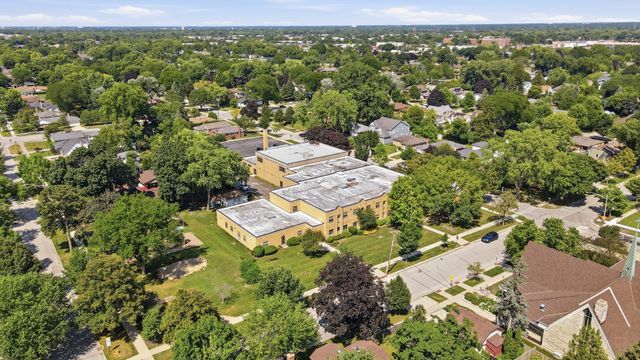 13 S School Street, Mount Prospect, IL 60056