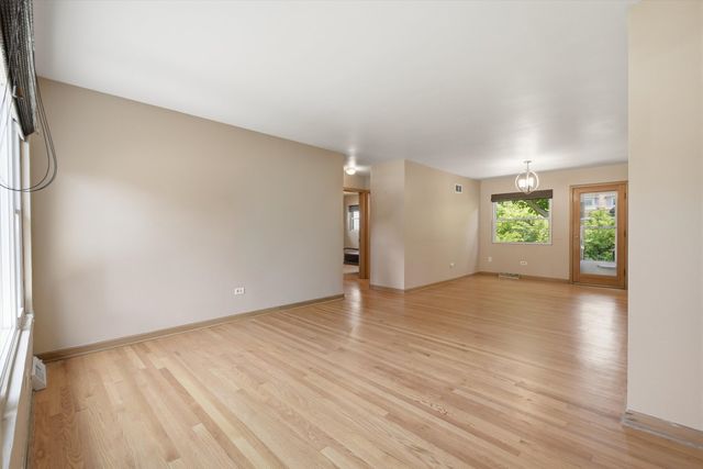 13 S School Street, Mount Prospect, IL 60056