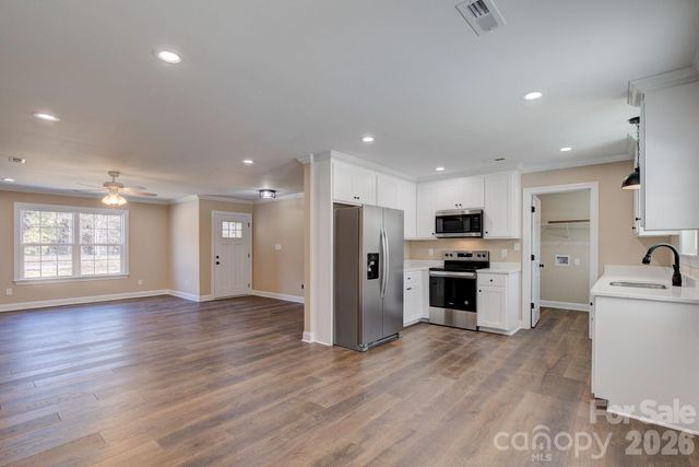 6256 Kershaw Camden Highway, Kershaw, SC 29067