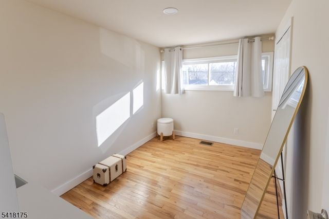 29 Arden St, Franklin Twp., NJ 08873