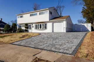 29 Arden St, Franklin Twp., NJ 08873