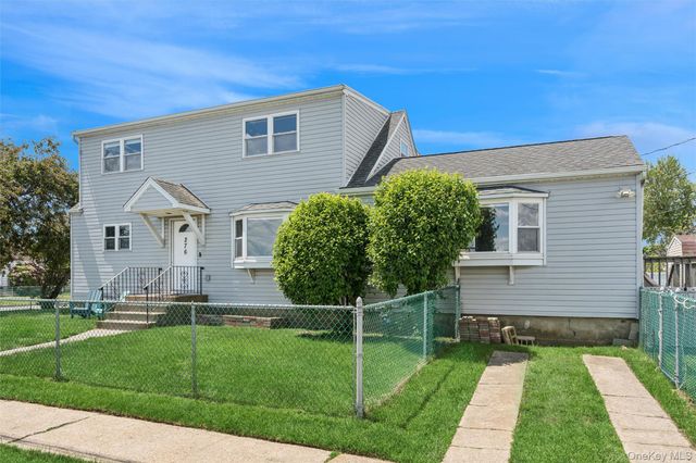 276 Hudson Avenue, Freeport, NY 11520