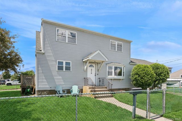 276 Hudson Avenue, Freeport, NY 11520