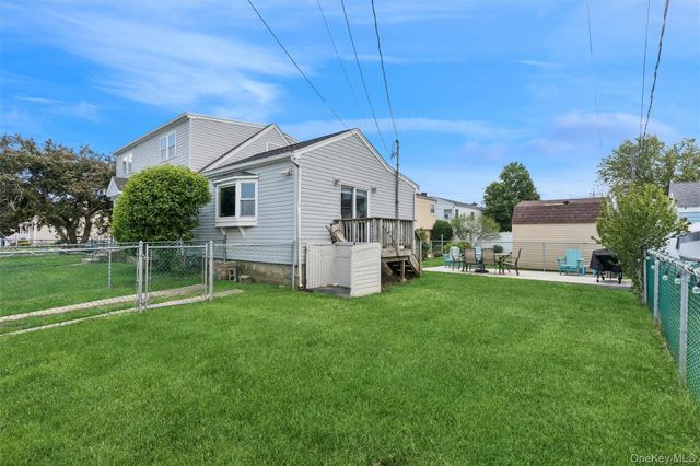 276 Hudson Avenue, Freeport, NY 11520