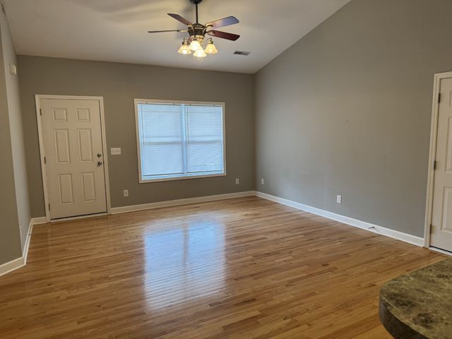 2014 Sparrow St, Spring Hill, TN 37174