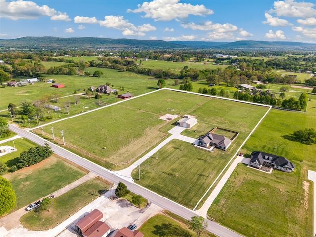 13077 Bethel Blacktop Road, Farmington, AR 72730