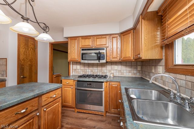 595 Montgomery Drive, Brunswick, OH 44212