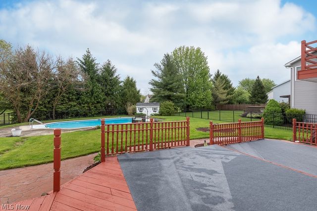 595 Montgomery Drive, Brunswick, OH 44212