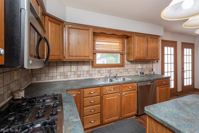 595 Montgomery Drive, Brunswick, OH 44212