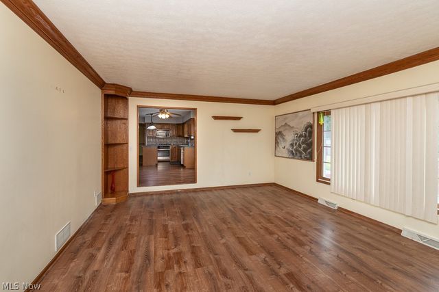 595 Montgomery Drive, Brunswick, OH 44212