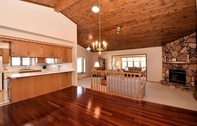 1040 Lansdowne COURT, Brookfield, WI 53045