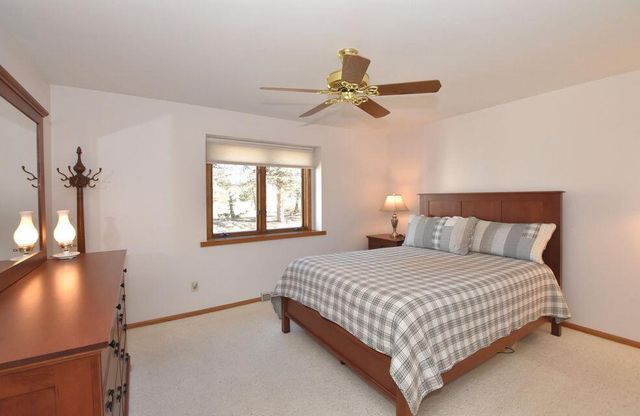 1040 Lansdowne COURT, Brookfield, WI 53045