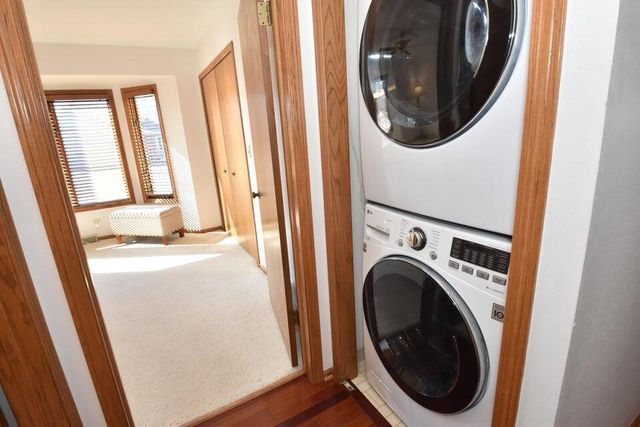 1040 Lansdowne COURT, Brookfield, WI 53045