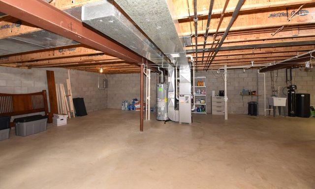 1040 Lansdowne COURT, Brookfield, WI 53045