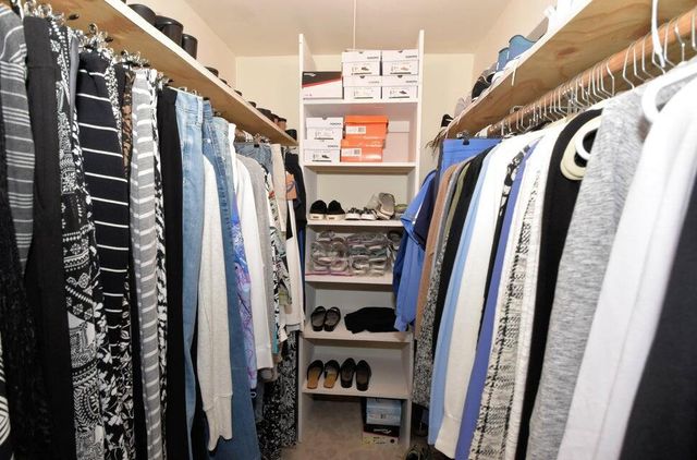 1040 Lansdowne COURT, Brookfield, WI 53045