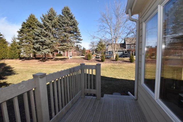 1040 Lansdowne COURT, Brookfield, WI 53045