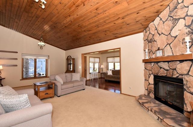 1040 Lansdowne COURT, Brookfield, WI 53045