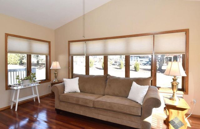 1040 Lansdowne COURT, Brookfield, WI 53045