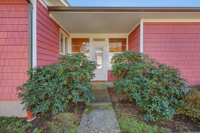 67 Barclay Drive, Stamford, CT 06903