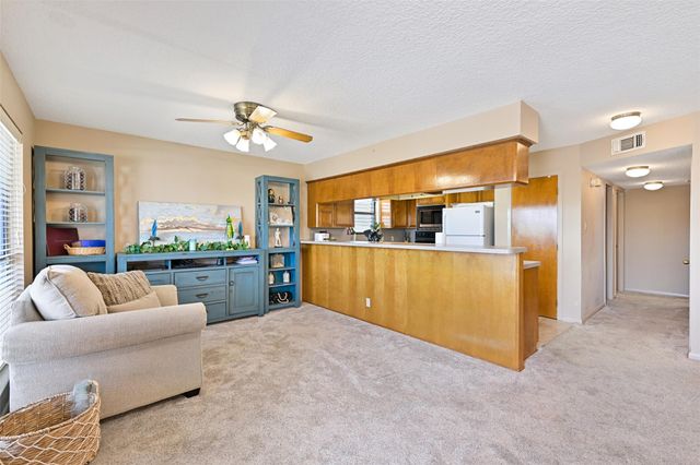 214 Easterly Drive, Tiki Island, TX 77554