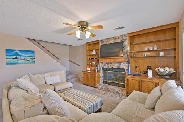 214 Easterly Drive, Tiki Island, TX 77554