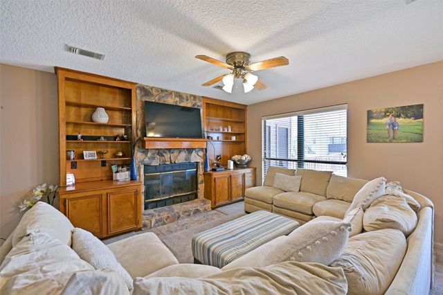 214 Easterly Drive, Tiki Island, TX 77554