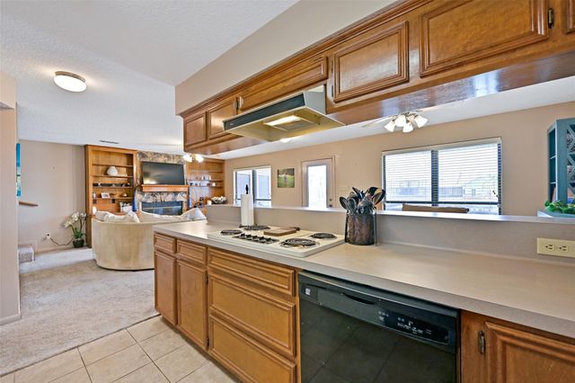214 Easterly Drive, Tiki Island, TX 77554