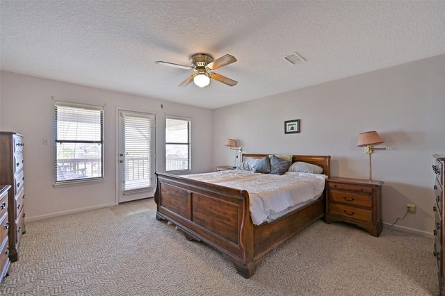 214 Easterly Drive, Tiki Island, TX 77554
