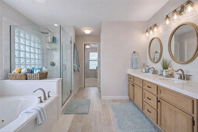 214 Easterly Drive, Tiki Island, TX 77554