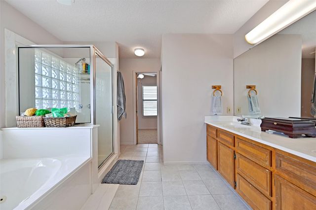 214 Easterly Drive, Tiki Island, TX 77554