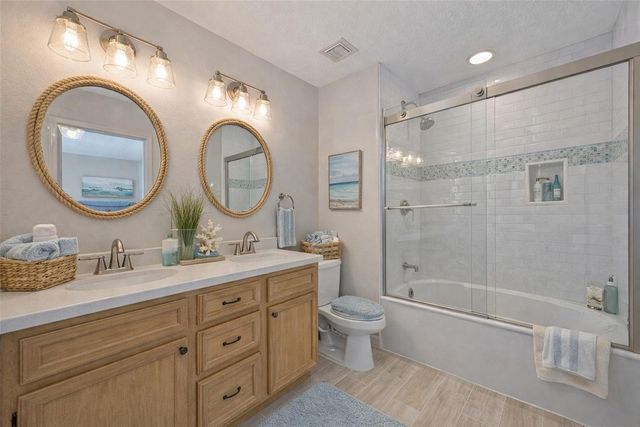 214 Easterly Drive, Tiki Island, TX 77554