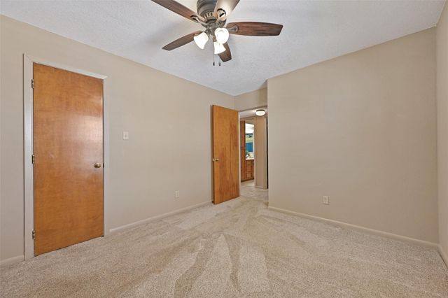 214 Easterly Drive, Tiki Island, TX 77554