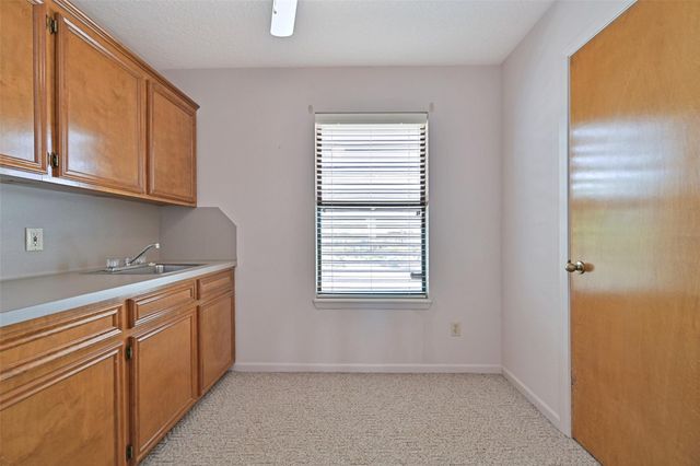 214 Easterly Drive, Tiki Island, TX 77554