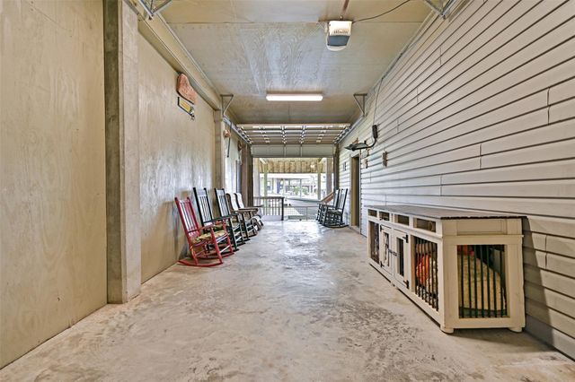 214 Easterly Drive, Tiki Island, TX 77554
