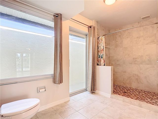 144 SW 38th TER, Cape Coral, FL 33914