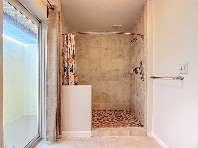 144 SW 38th TER, Cape Coral, FL 33914