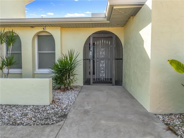 144 SW 38th TER, Cape Coral, FL 33914