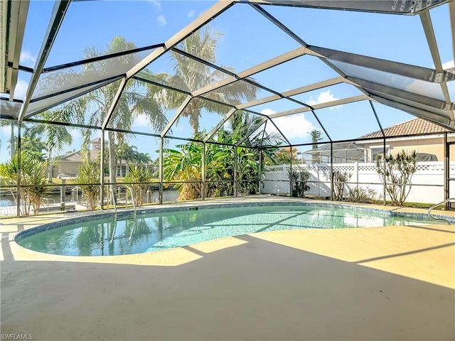 144 SW 38th TER, Cape Coral, FL 33914