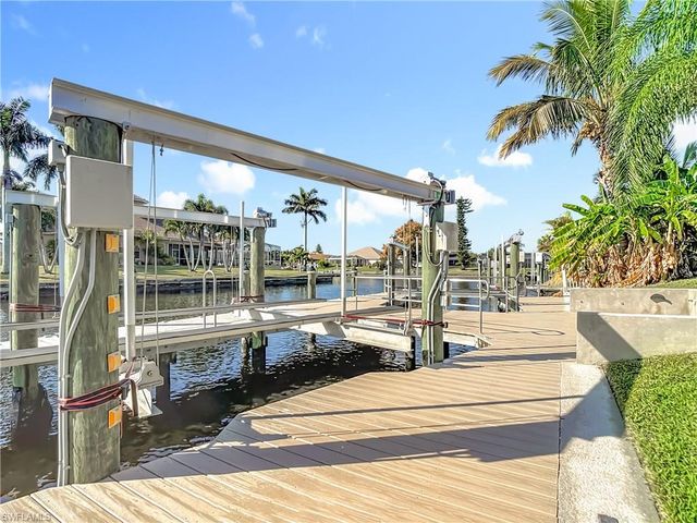 144 SW 38th TER, Cape Coral, FL 33914