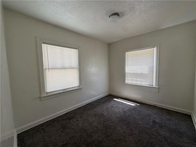 7039 Indiana Avenue, Kansas City, MO 64132
