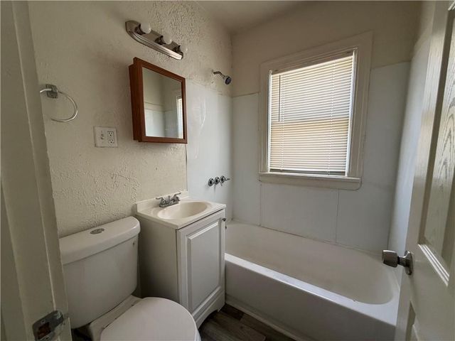 7039 Indiana Avenue, Kansas City, MO 64132