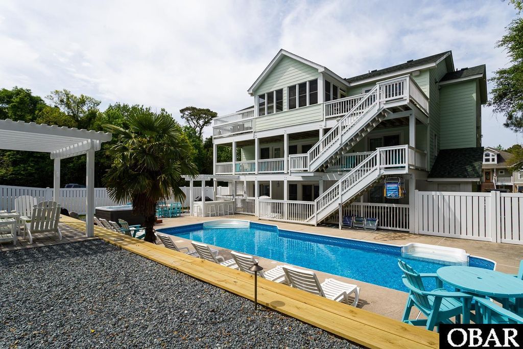 Image 11 of property listing at 111 Four Seasons Lane, Duck, NC 27949