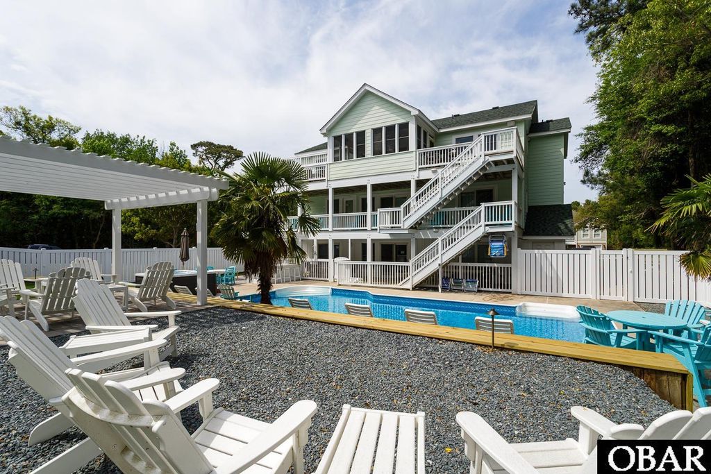 Image 14 of property listing at 111 Four Seasons Lane, Duck, NC 27949