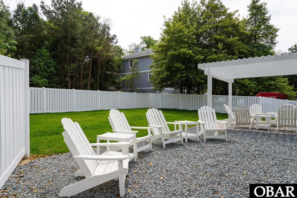 Image 15 of property listing at 111 Four Seasons Lane, Duck, NC 27949