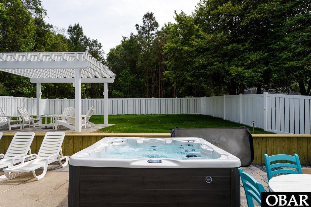 Image 17 of property listing at 111 Four Seasons Lane, Duck, NC 27949