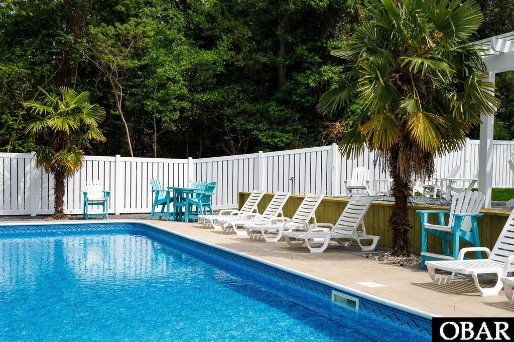 Image 5 of property listing at 111 Four Seasons Lane, Duck, NC 27949